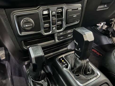 Used 2020 Jeep Gladiator Overland image 22