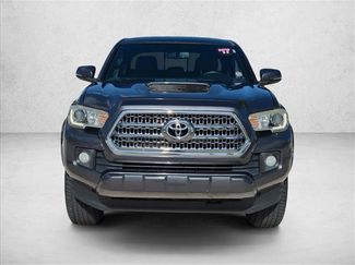 Used 2017 Toyota Tacoma TRD Sport w/ Tow Package RWD video 2