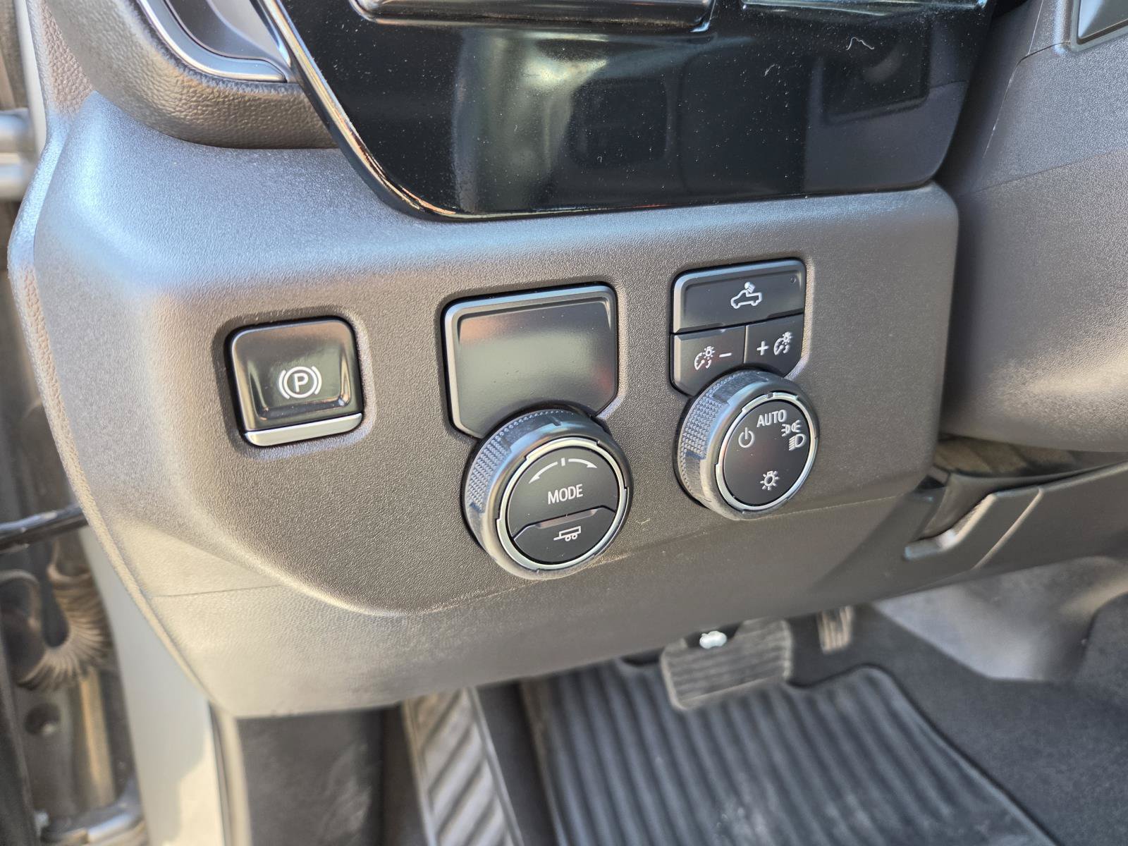 Used 2025 Chevrolet Silverado 1500 LT RWD image 17