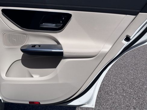 Used 2025 Mercedes-Benz GLC 300 GLC 300 image 31