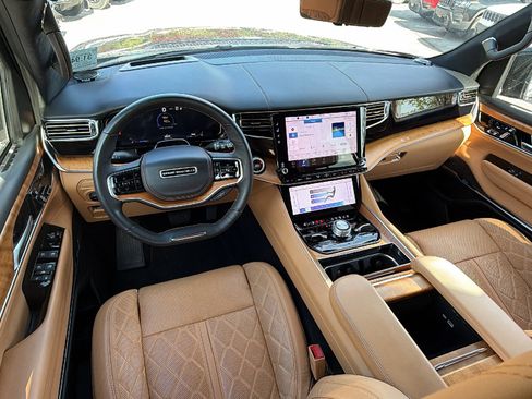 Used 2025 Jeep Grand Wagoneer Series III AWD/4WD image 28