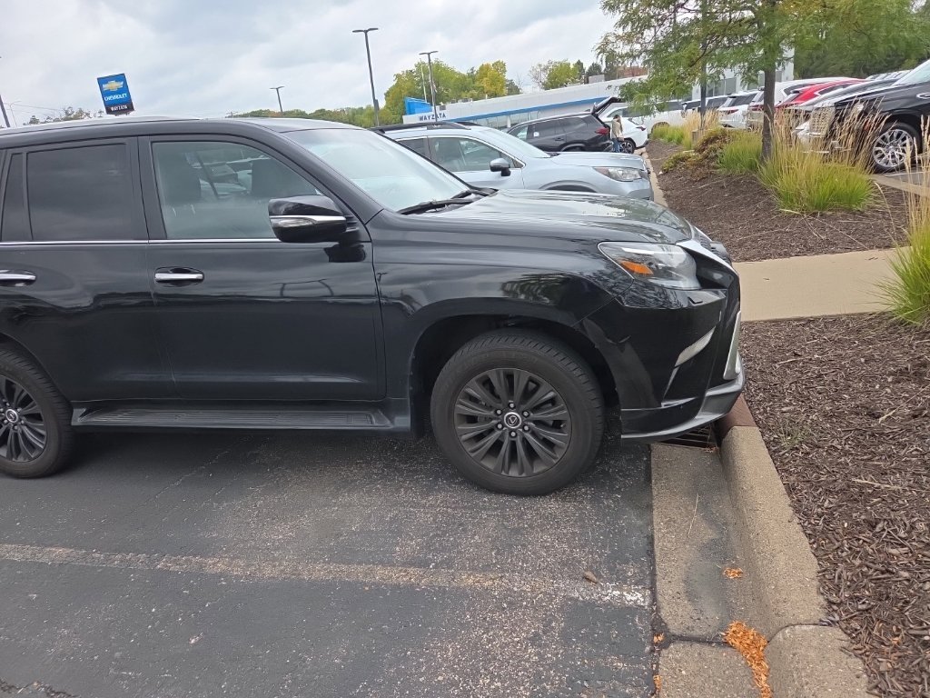 Used 2023 Lexus GX 460 Premium w/ Accessory Package AWD/4WD image 26