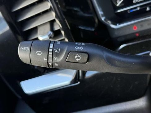 Used 2022 GMC Sierra 1500 SLT w/ SLT Convenience Package image 22