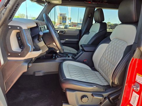 Used 2022 Ford Bronco Wildtrak image 16