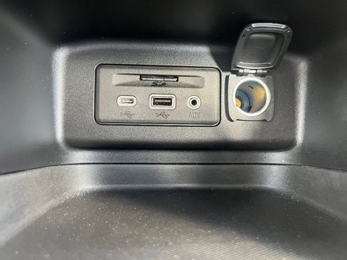 Used 2019 Chevrolet Equinox LT image 24