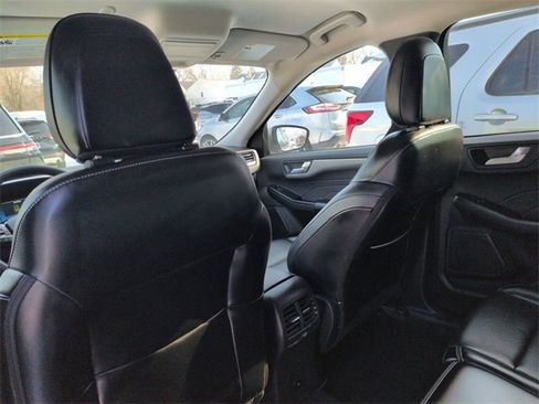 Used 2024 Ford Escape Platinum image 28