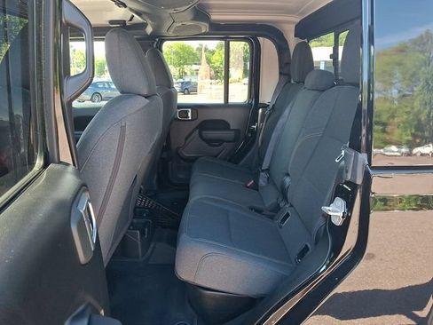 Used 2024 Jeep Gladiator Sport AWD/4WD image 12