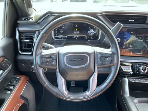 Used 2025 GMC Sierra 2500 Denali Ultimate image 11