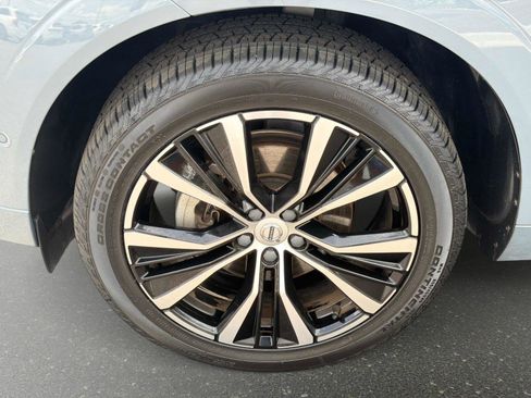 Used 2023 Volvo XC60 B5 Plus w/ Climate Package FWD image 10