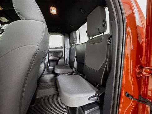 Used 2018 Toyota Tacoma TRD Sport image 25