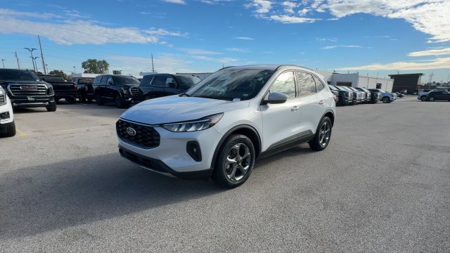 Used 2025 Ford Escape ST-Line Select AWD/4WD image 5