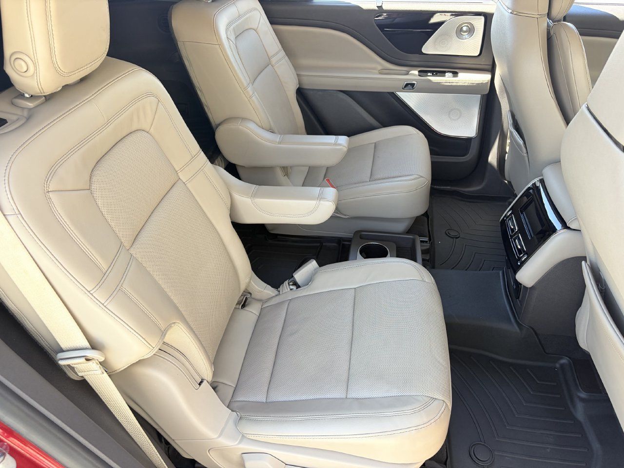 Used 2020 Lincoln Aviator Reserve w/ Equipment Group 202A AWD/4WD image 13