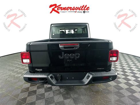 New 2025 Jeep Gladiator Sport image 6