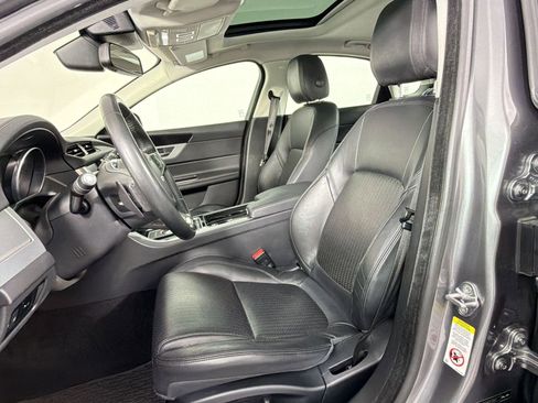 Used 2018 Jaguar XF Prestige RWD image 5