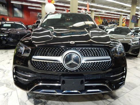 Used 2022 Mercedes-Benz GLE 350 4MATIC w/ AMG Line Exterior image 2