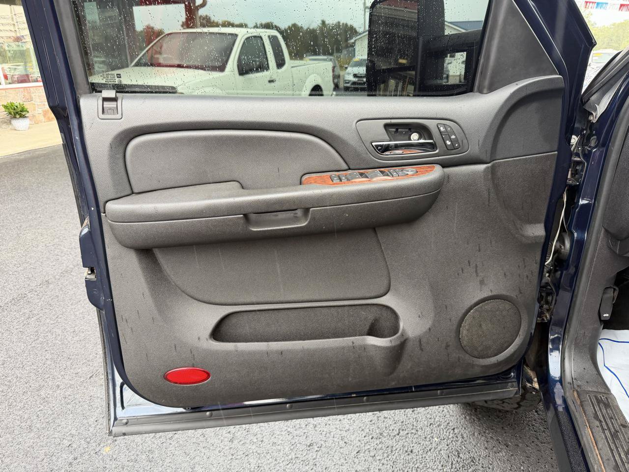 Used 2007 Chevrolet Silverado 1500 LT AWD/4WD image 12