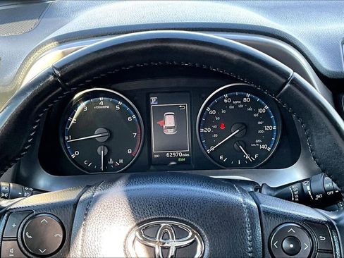Used 2018 Toyota RAV4 XLE image 13
