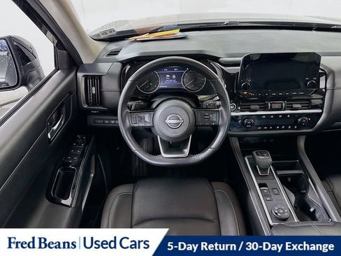 Used 2023 Nissan Pathfinder SL AWD/4WD image 29