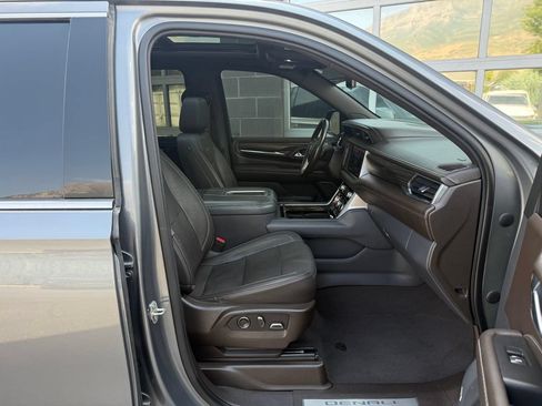 Used 2021 GMC Yukon XL Denali w/ Denali Premium Package AWD/4WD image 50