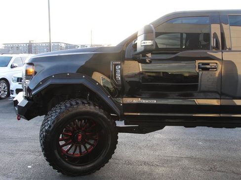 Used 2017 Ford F350 Platinum w/ Platinum Ultimate Package image 4