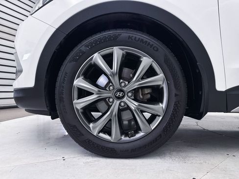 Used 2018 Hyundai Santa Fe Sport image 16