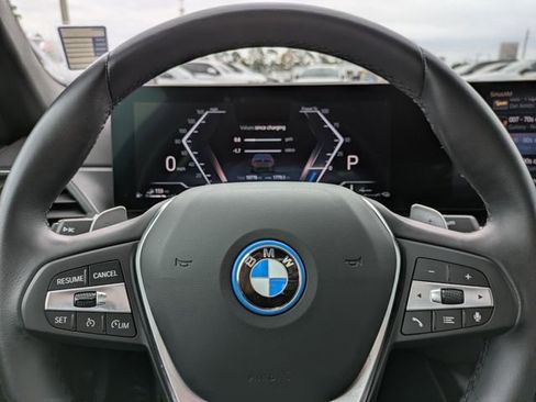 Used 2024 BMW 330e image 29