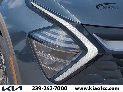 New 2025 Kia Sportage LX image 10