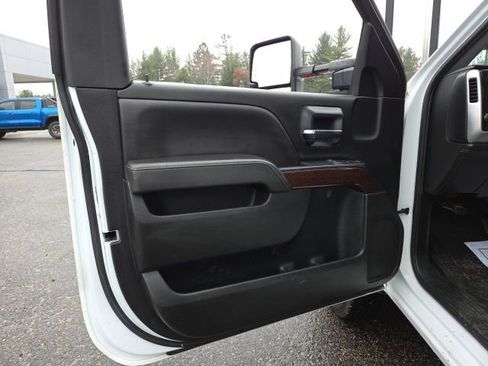 Used 2018 GMC Sierra 3500 SLE w/ SLE Preferred Package image 37