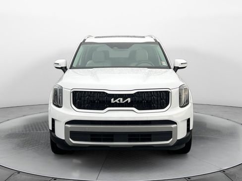 Used 2023 Kia Telluride EX w/ EX Captain's Chair Package image 2