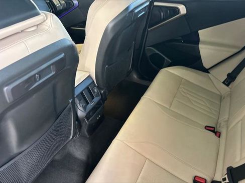 Used 2025 BMW X3 xDrive30i image 11