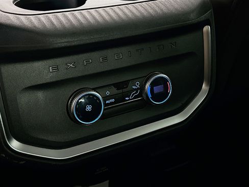 Used 2025 Ford Expedition Max Active image 28