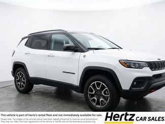 Used 2025 Jeep Compass Trailhawk video 1