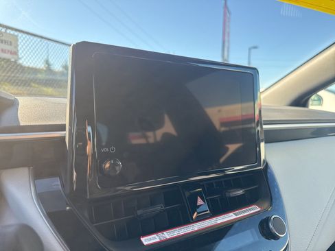 Used 2025 Toyota Corolla SE image 12