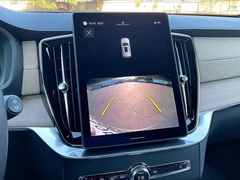 Used 2025 Volvo XC90 B6 Core w/ Protection Package Premier image 24