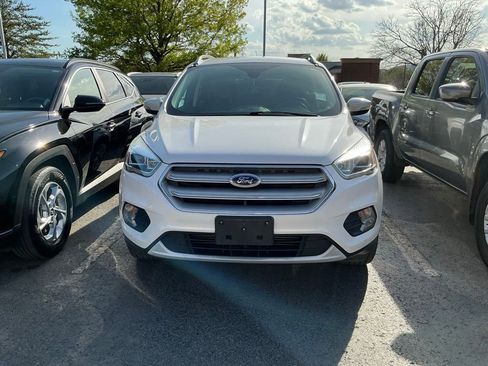 Used 2019 Ford Escape Titanium image 2