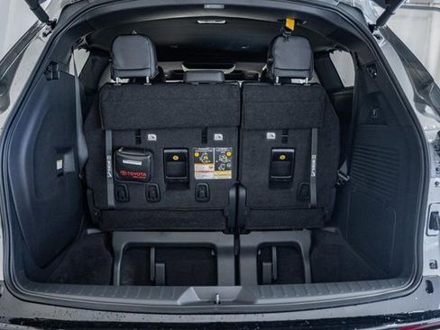 New 2026 Toyota Sienna Platinum image 10