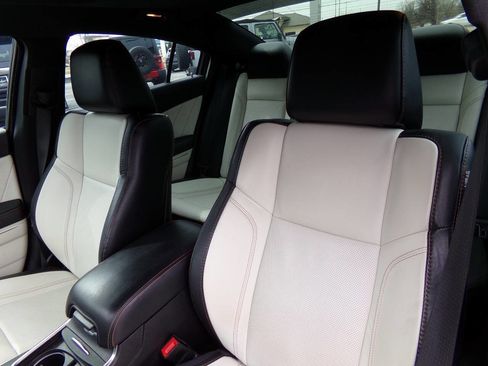 Used 2016 Dodge Charger SXT w/ AWD Premium Group image 20