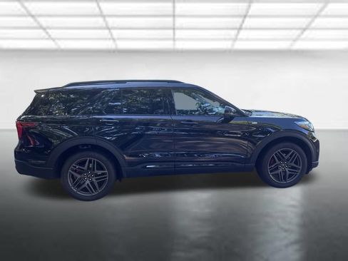 Used 2025 Ford Explorer ST-Line w/ ST-Line Street Pack AWD/4WD image 6