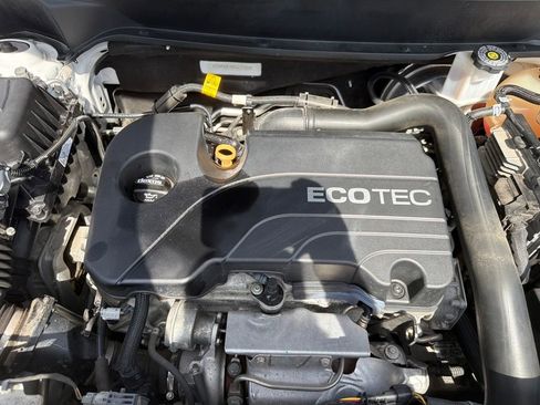 Used 2019 Chevrolet Equinox LT image 16