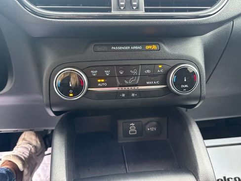 Used 2025 Ford Escape ST-Line AWD/4WD image 16