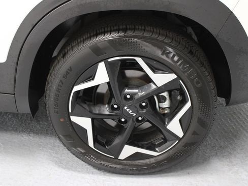Used 2025 Kia Seltos S AWD/4WD image 18
