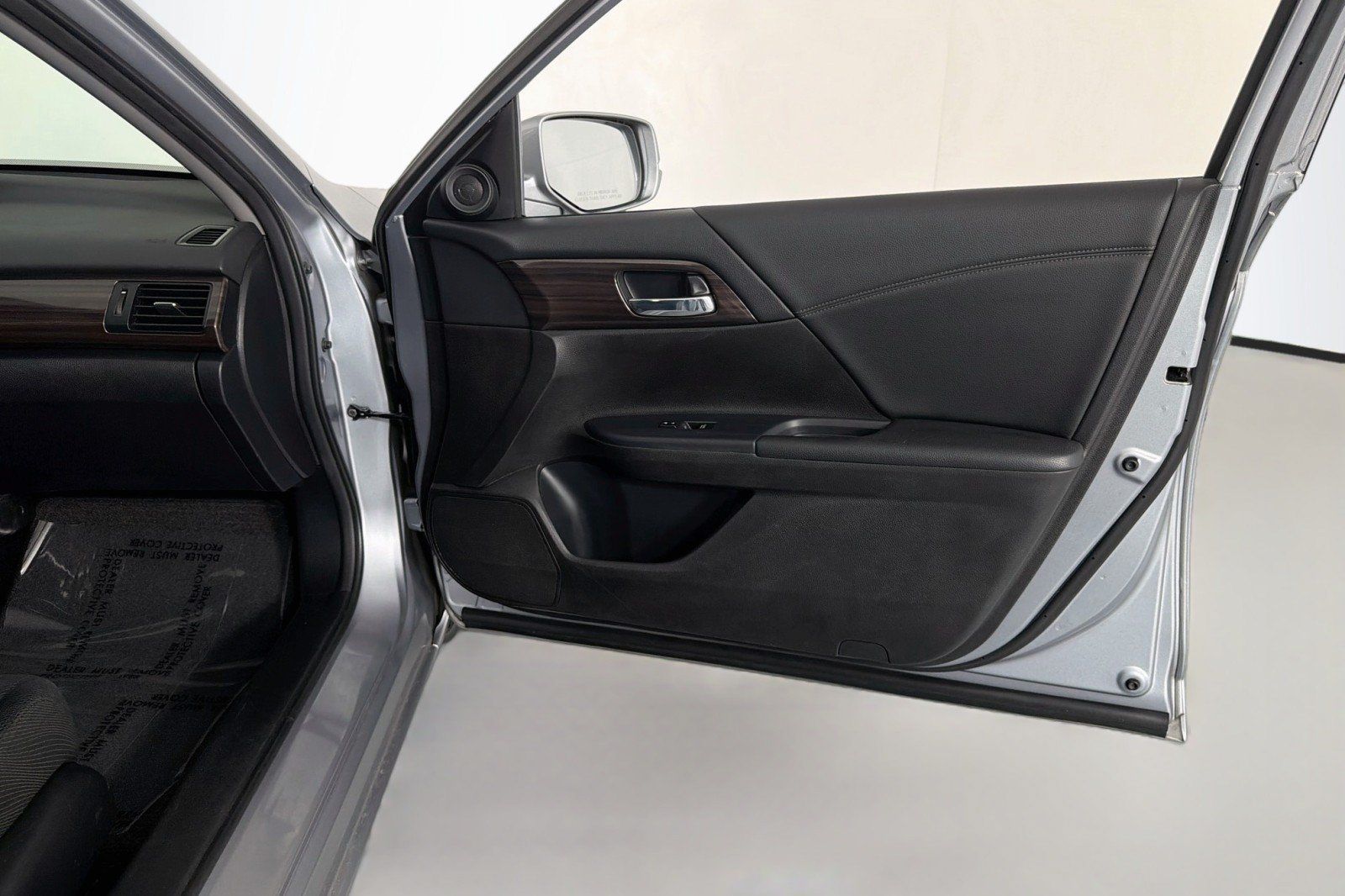 Used 2016 Honda Accord EX image 24