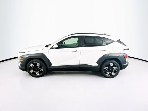Used 2025 Hyundai Kona SEL FWD image 4