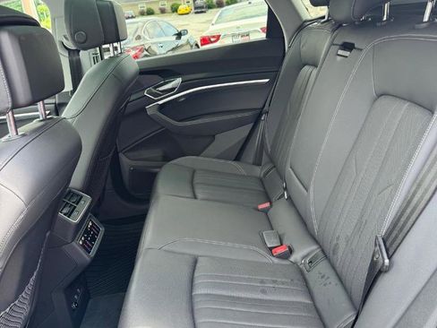 Used 2021 Audi e-tron Premium Plus w/ Premium Plus Package image 19