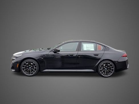 New 2026 BMW M5 w/ Carbon Package image 9