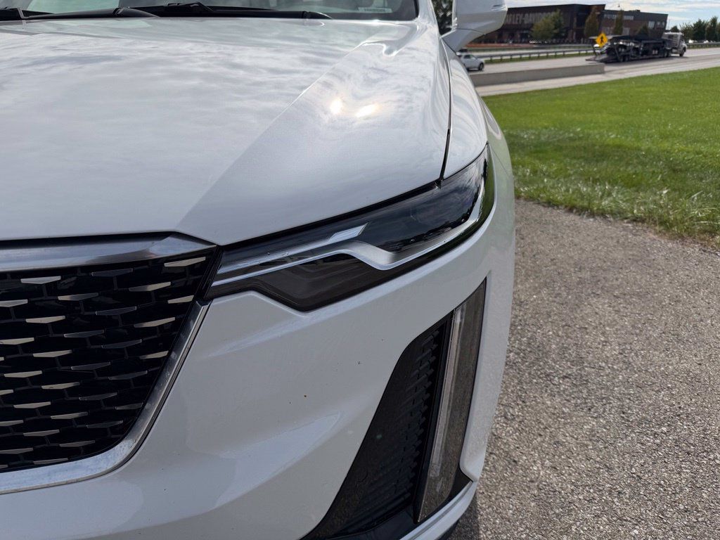Certified 2023 Cadillac XT6 Luxury AWD/4WD image 9
