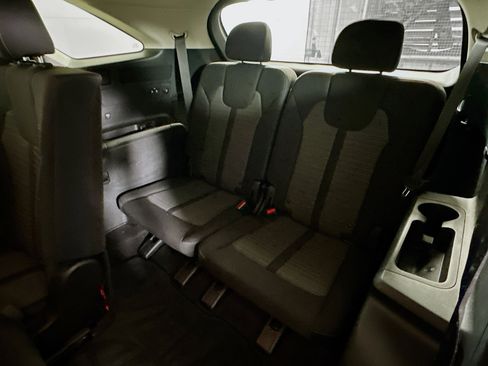 Used 2023 Kia Sorento LX image 29