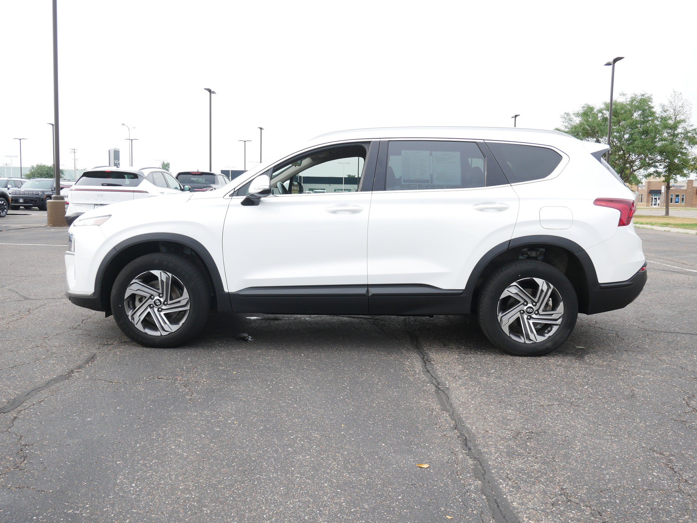 Used 2023 Hyundai Santa Fe SEL AWD/4WD image 2