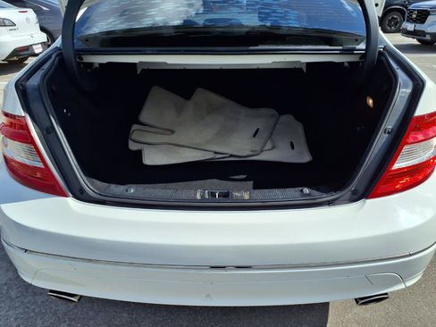 Used 2009 Mercedes-Benz C 300 Sedan image 21