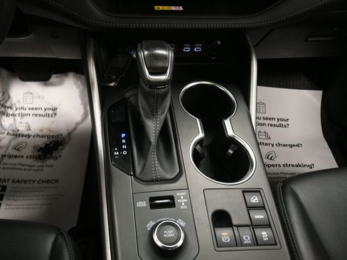 Used 2023 Toyota Highlander XSE image 17